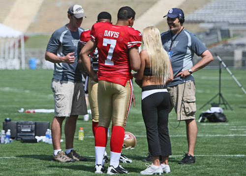 Nate Davie (49ers) at the touchdown video taping with Mary Reilly