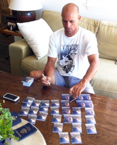 Kelly Slater signs for Upper Deck