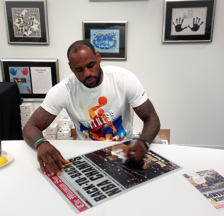 LeBron-James-Upper-Deck-Authenticated-Signing-Session-Autograph-Signature-Collect-Miami-A