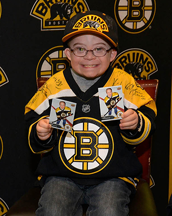 Upper-Deck-Boston-Bruins-Liam-Fitzgerald-Trading-Card-Heroic-Inspirations-Holding-Cards