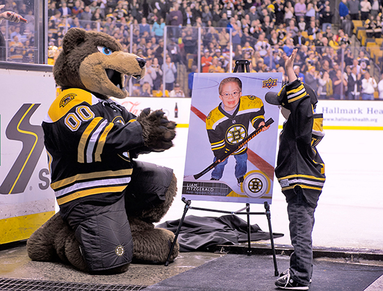 Upper-Deck-Boston-Bruins-Liam-Fitzgerald-Trading-Card-Heroic-Inspirations-Reveal-Mascot-4