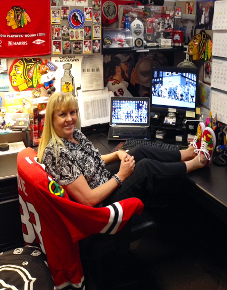 kustom-team-kicks-chicago-blackhawks-painted-shoes-dianne-hatley-upper-deck