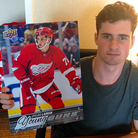 dylan-larkin-upper-deck-authenticated-detroit-red-wings-autographed-signed-young-guns-rookie-card
