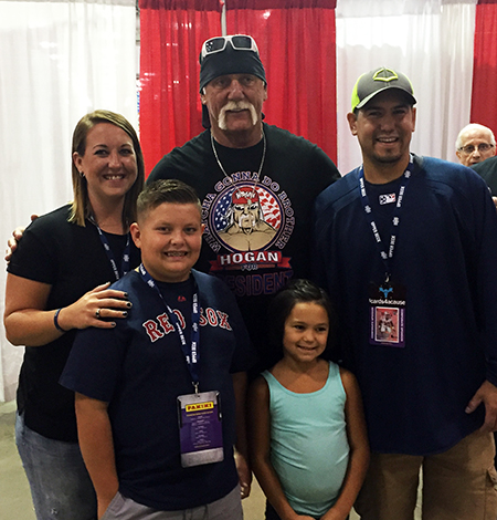 Brady-Kahle-Hulk-Hogan-Upper-Deck-Nationl-Sports-Convention