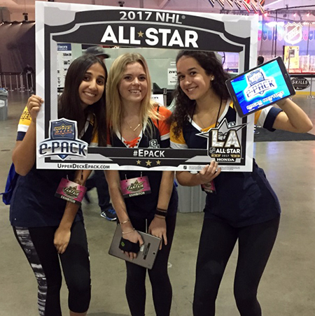 Upper-Deck-e-Pack-NHL-All-Star-Fan-Fair-Street-Team-Photo-Opp-1