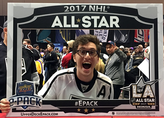 Upper-Deck-e-Pack-NHL-All-Star-Fan-Fair-Street-Team-Photo-Opp-Frame