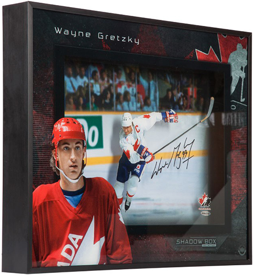 Upper-Deck-Authenticated-wayne-gretzky-autographed-team-canada-center-ice-shadow-box-85342-angle