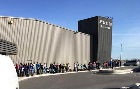 collector-spring-expo-entrance-line-fans-toronto-upper-deck