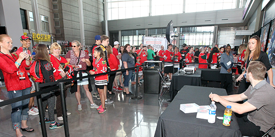 2017-nhl-draft-upper-deck-booth-autograph-session-tyler-motte-chicago-blackhawks-trade-panarin-columbus-fans-happy