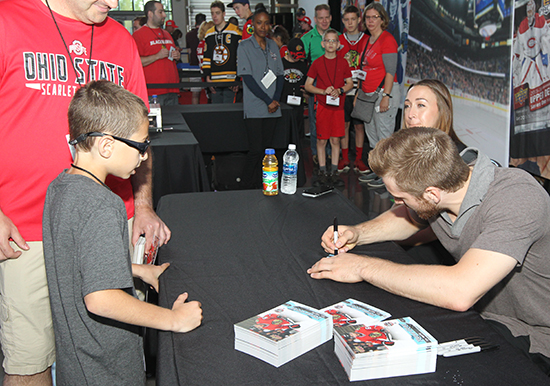 2017-nhl-draft-upper-deck-booth-autograph-session-tyler-motte-chicago-blackhawks-trade-panarin-columbus-ohio-state