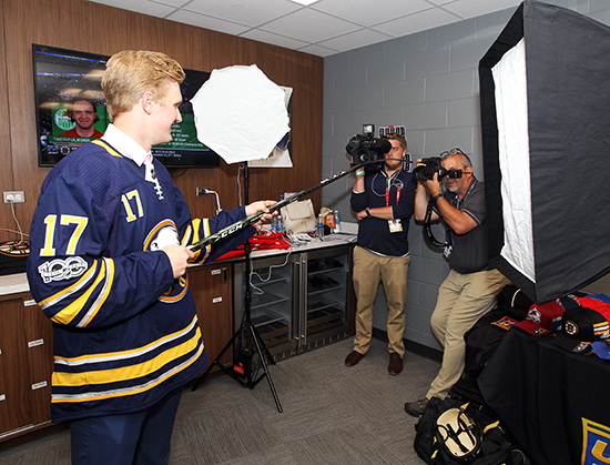 2017-nhl-draft-upper-deck-buffalo-sabres-draft-pick-photo-shoot