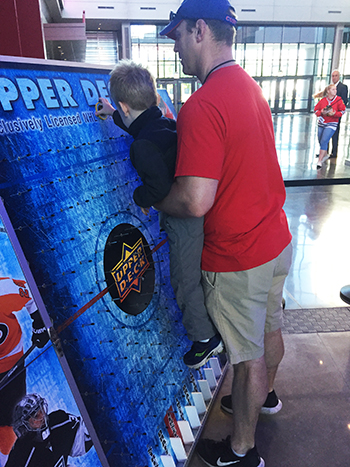 2017-nhl-draft-upper-deck-puck-o-plinko-father-son-drop