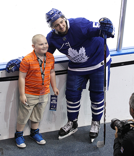 2017-nhlpa-rookie-showcase-toronto-upper-deck-fans-kids-closer-game-jeremy-bracco