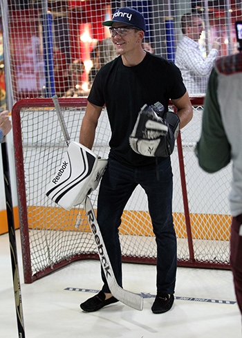 2017-nhlpa-rookie-showcase-toronto-upper-deck-hockey-hall-of-fame-jack-roslovic-rosie