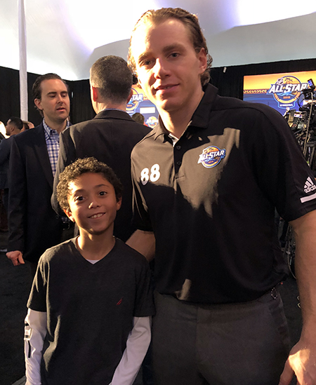 2018-upper-deck-nhl-all-star-media-day-kid-correspondent-interview-reporter-patrick-kane-jaxson-shandler