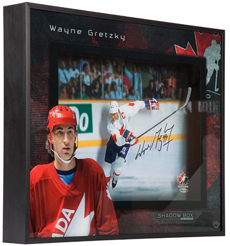 wayne-gretzky-autographed-team-canada-center-ice-shadow-box-85342-angle