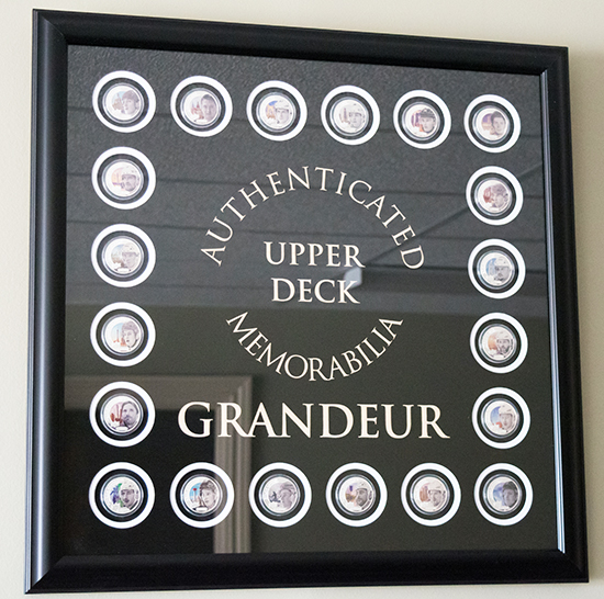 upper-deck-authenticated-grandeur-hockey-coins-display-framed-set-2