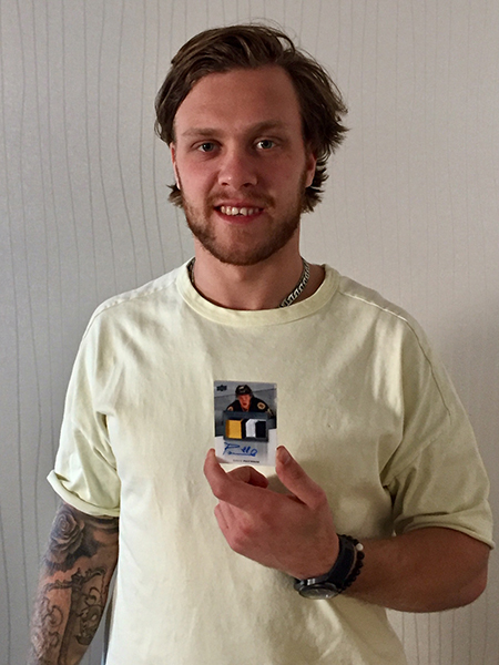 2019-nhl-all-star-fan-fair-upper-deck-athlete-signings-david-pastrnak-4