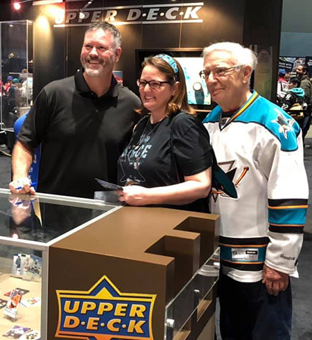 2019-upper-deck-nhl-all-star-fan-fair-autograph-signing-san-jose-sharks-owen-nolan-3