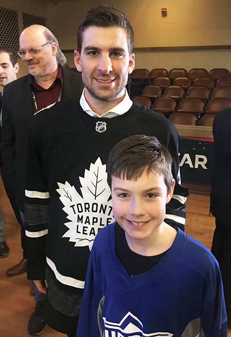 2019-upper-deck-nhl-all-star-media-day-kid-correspondent-player-john-tavares