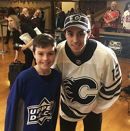 2019-upper-deck-nhl-all-star-media-day-kid-correspondent-player-johnny-gaudreau