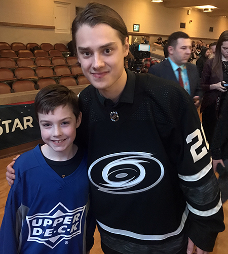 2019-upper-deck-nhl-all-star-media-day-kid-correspondent-player-sebastian-aho