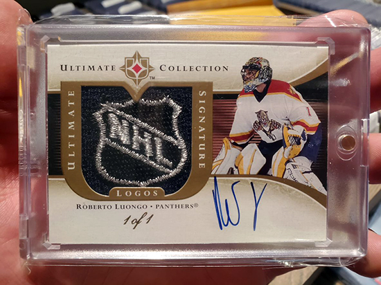 upper deck ultimate collection roberto luongo autograph shield patch